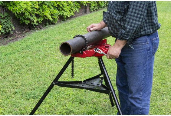 TRIPOD PIPE VISES